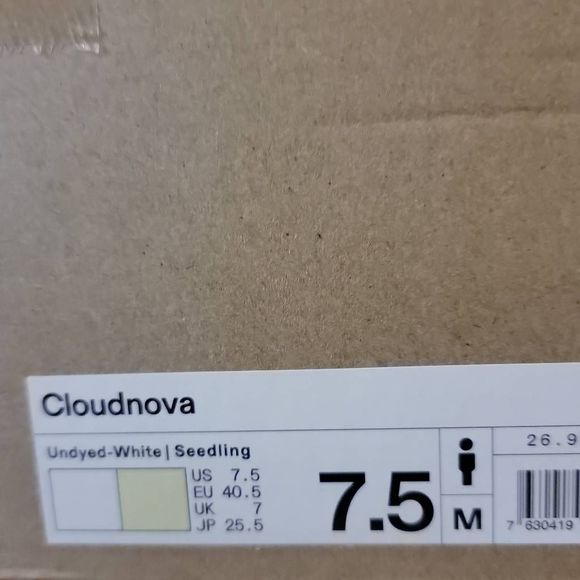 On running  On Shoes Cloudnova Undyed White/Seeding Men 
7.5
Box as is - Picture 3 of 9